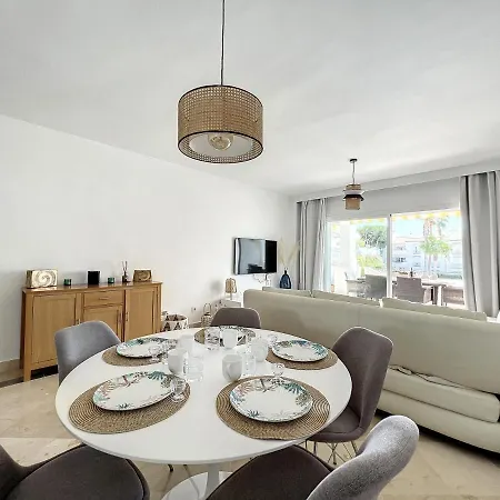 Renovated 2 Bedroom 5 Min Walk To Rdr279 * Estepona