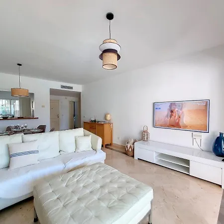 Renovated 2 Bedroom 5 Min Walk To Rdr279 * Estepona
