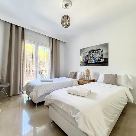 Renovated 2 Bedroom 5 Min Walk To Rdr279 *